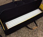 Flächenlampe mit Neonlichtröhren in einem Softcase verpackt